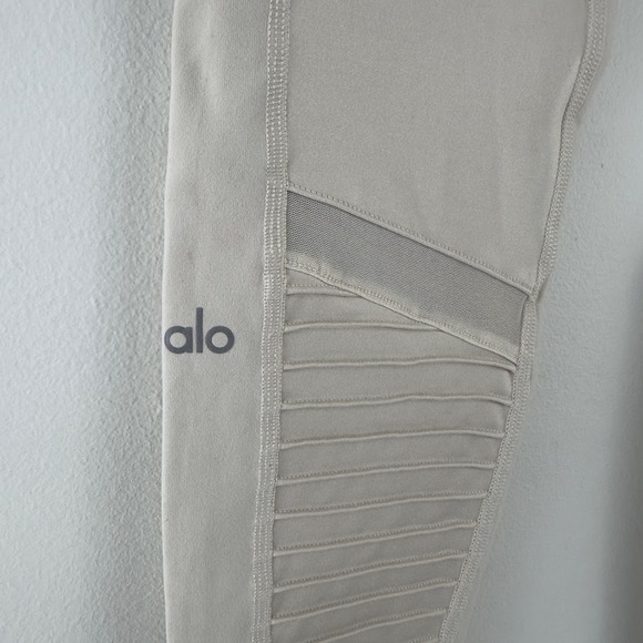 Alo Yoga High-waist‎ Moto Sport leggings with mesh panels - Picture 5 of 10